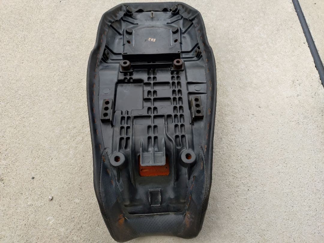 HONDA FTR223 純正シート 黒