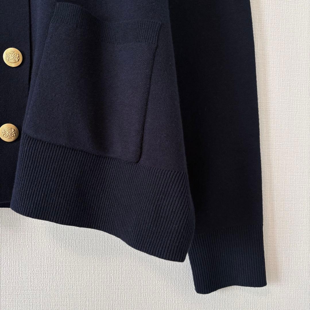 25AW レリューム コットンカシミヤミックスダブルニットVネック 紺 金ボタン