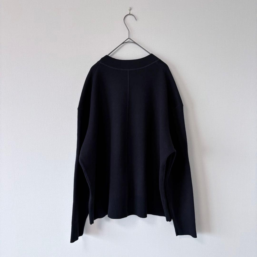 25AW レリューム コットンカシミヤミックスダブルニットVネック 紺 金ボタン