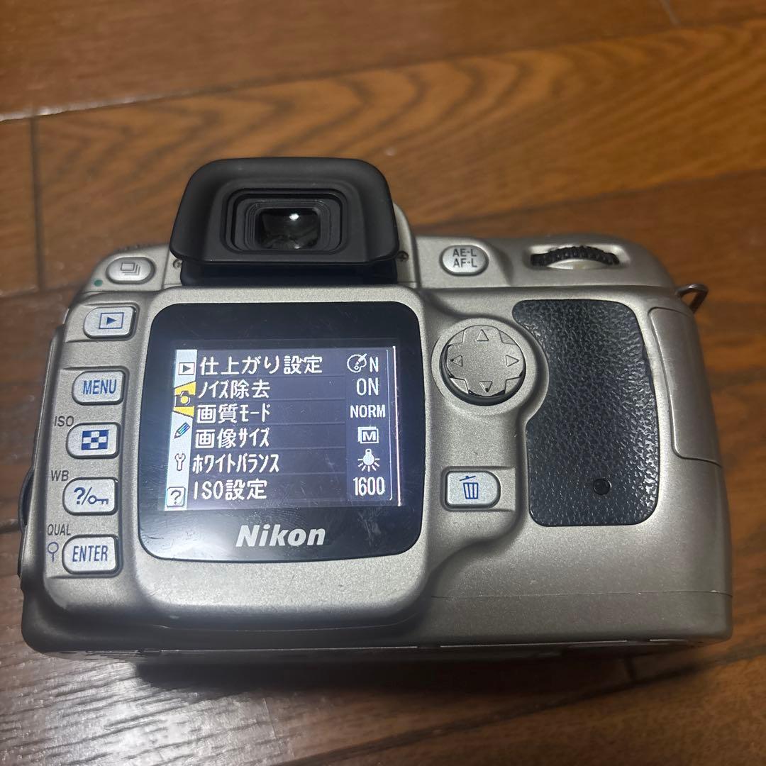 Nikon D50 デジタル一眼レフカメラ　シルバー