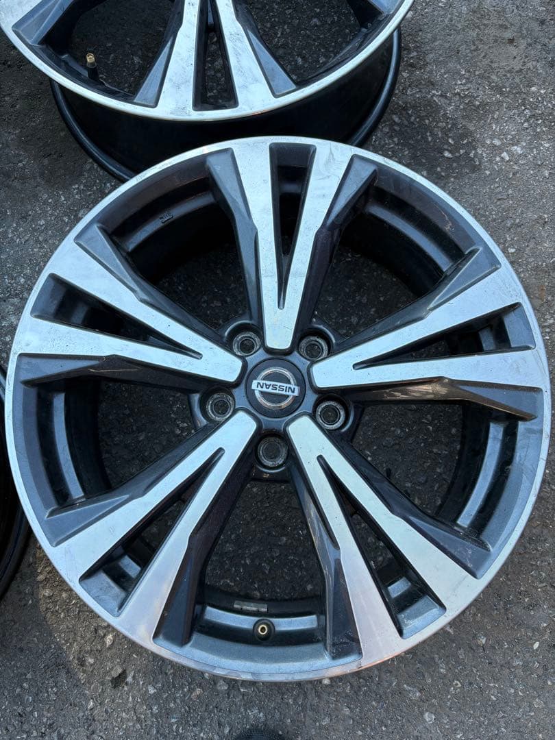 RIN　　　Nissan T32純正18インチ ホイール　4本