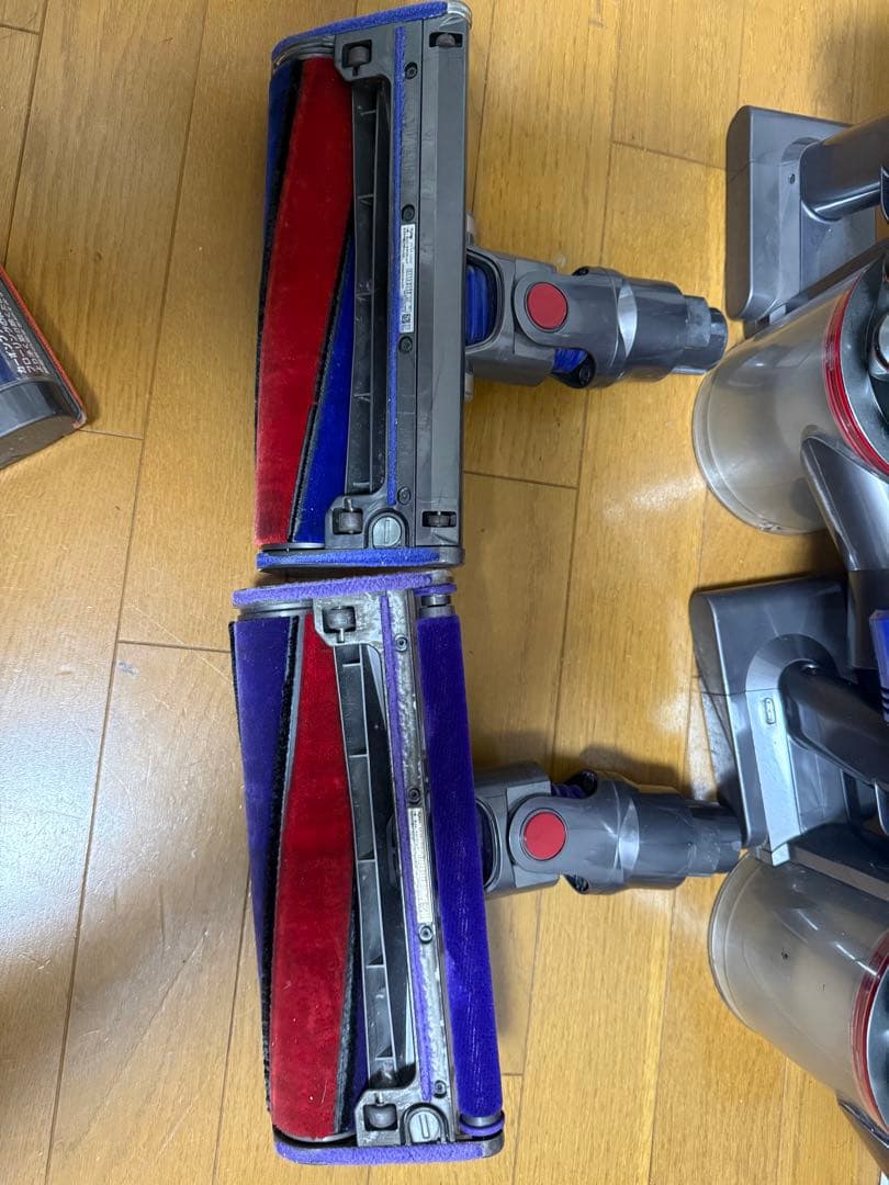 Dyson スティッククリーナー本体 各種アタッチメント付きジャンク品
