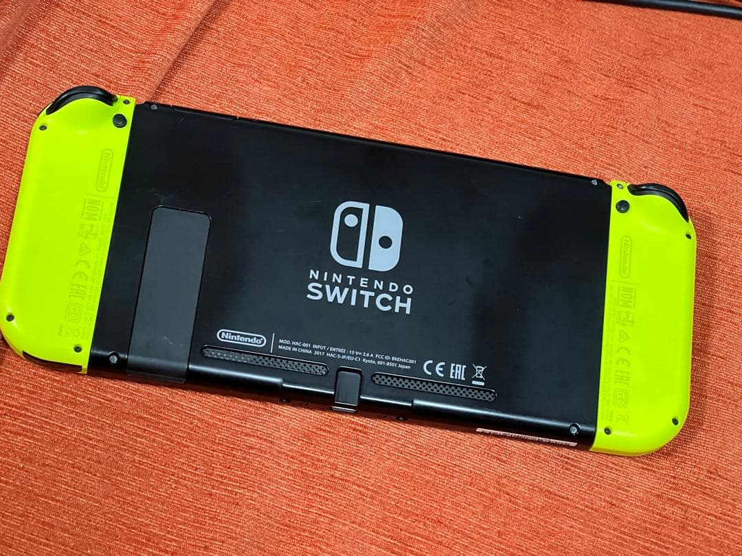 b*s様 Nintendo Switch 本体SDカード64GB付 化粧箱無
