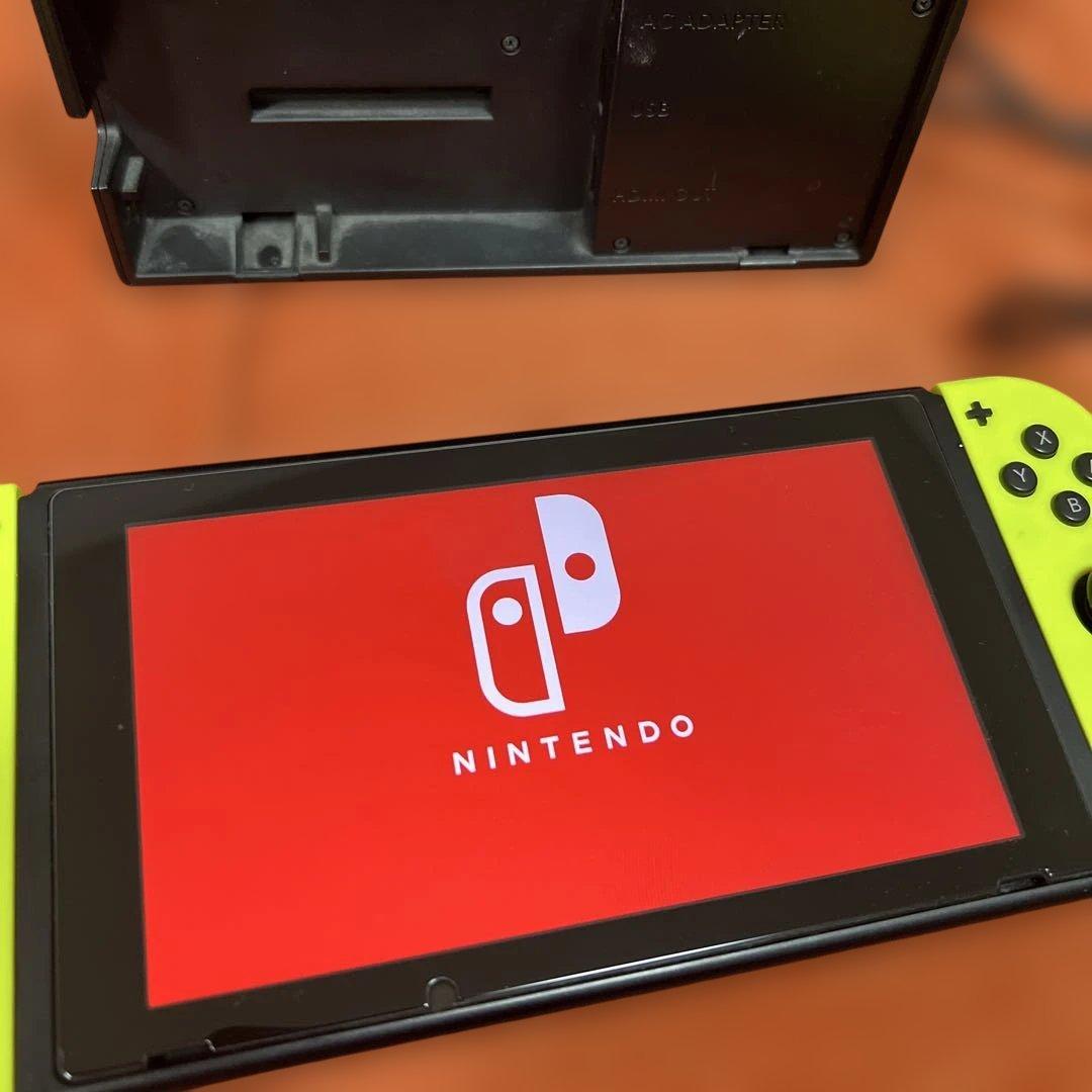 b*s様 Nintendo Switch 本体SDカード64GB付 化粧箱無