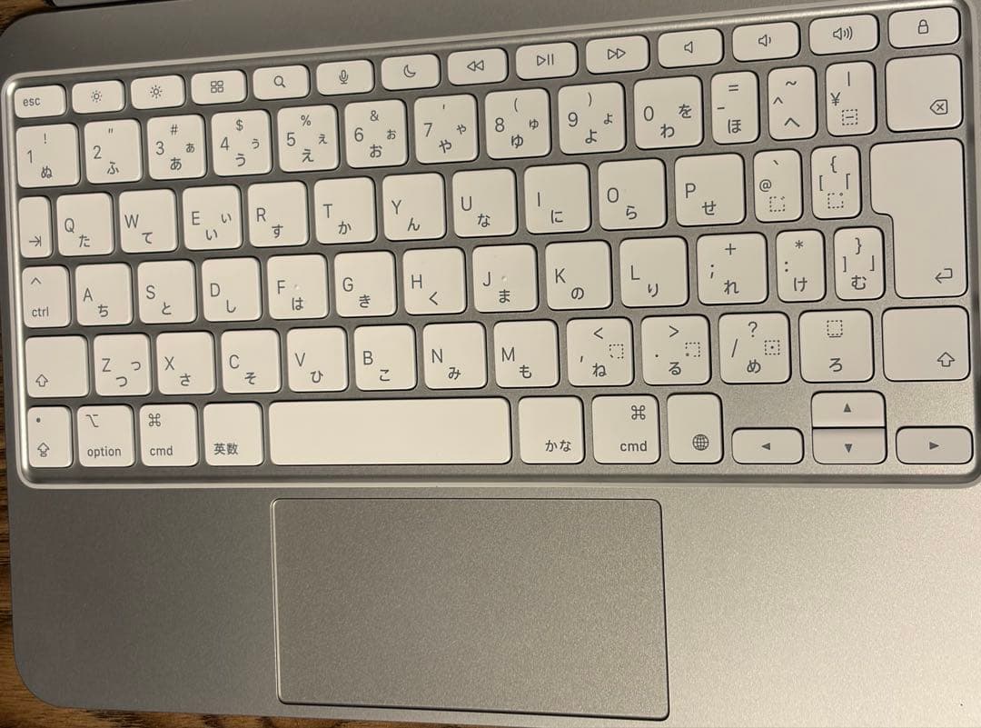 iPadpro11インチ用(m4) magic keyboard ホワイトJIS