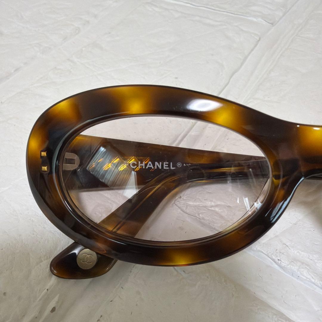 CHANEL ブラウン オーバル サングラス