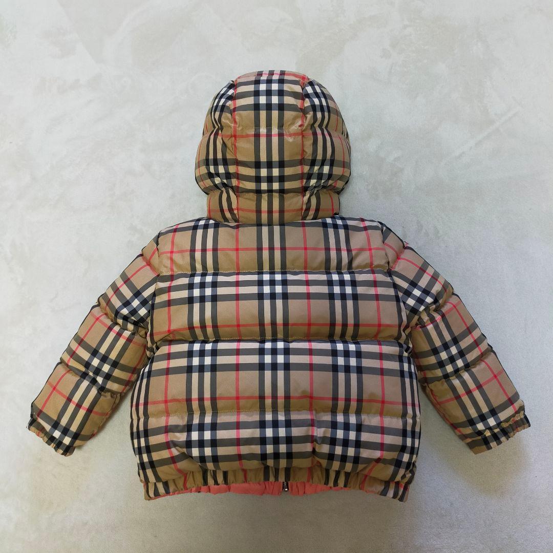 美品　BURBERRY　2Y92cm　リバーシブル　ダウンジャケット