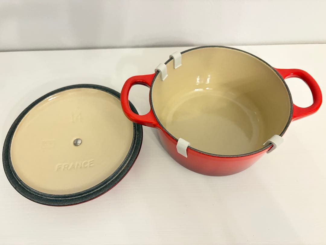 ま*め様 ル・クルーゼ　鋳物ホーロー鍋　ココット・ロンド　14cm　チェリーレッ