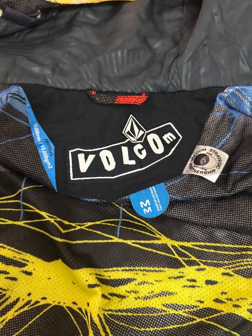 VOLCOM ボムコム　スノーボードウェア　スキーウェア