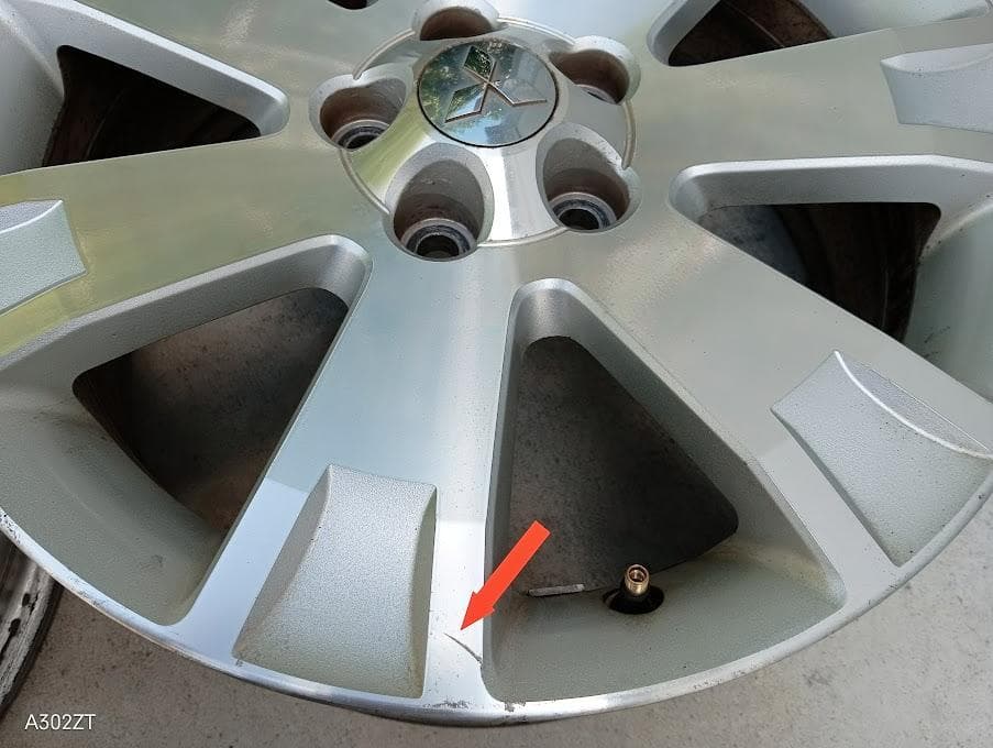 三菱 デリカ D5【富山】ミツビシ D:5 アウトランダー 18インチ 中古４本