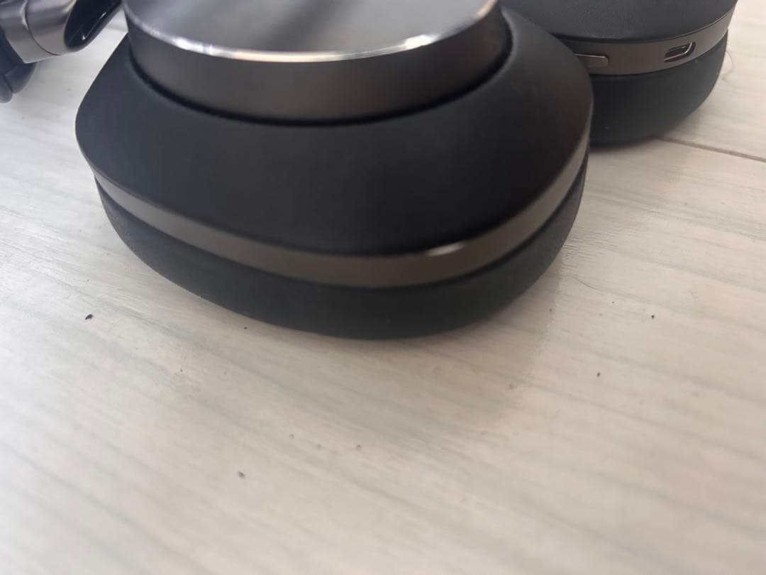 Bowers & Wilkins Px8 ワイヤレスヘッドフォン