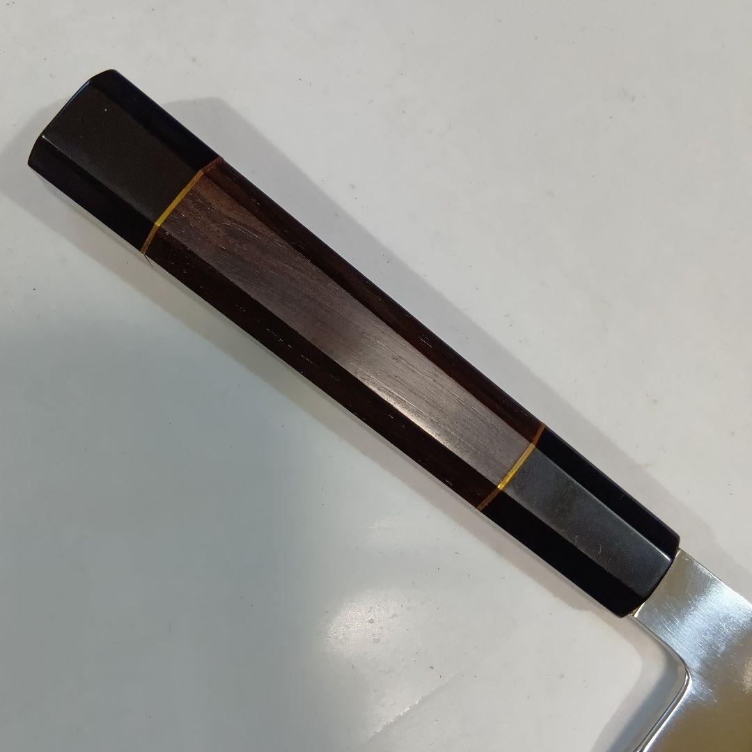 ステン本焼V金10号 出刃包丁18cm 右片刃 鏡面 黒水牛黒檀八角柄