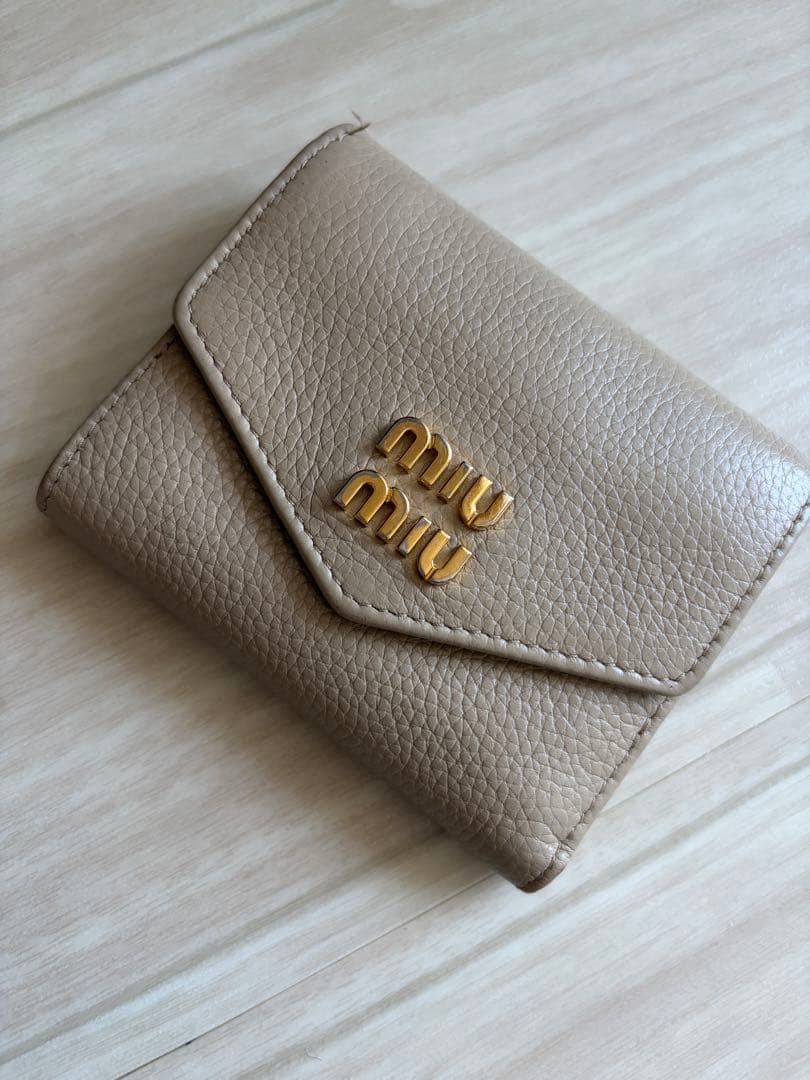 ミュウ ミュウ MIU MIU 三つ折り財布