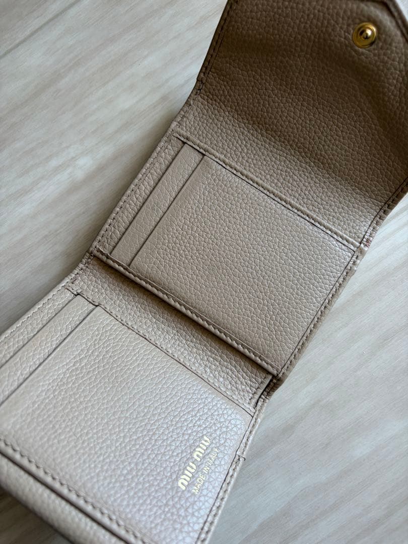 ミュウ ミュウ MIU MIU 三つ折り財布
