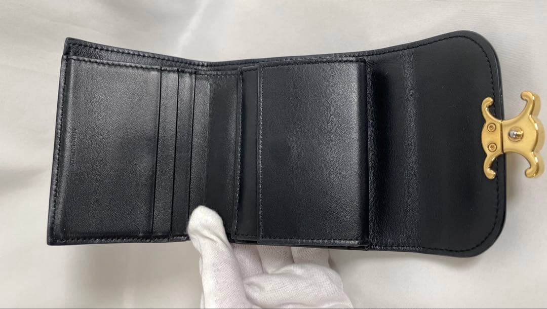 人気 CELINE セリーヌ 三つ折り財布 トリオンフ コンパクトウォレット