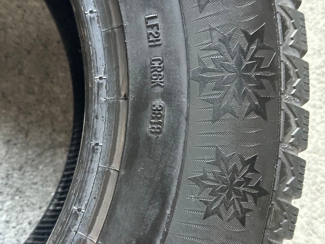 ランクル プラド コンチネンタル 265/65R17 4本 スタッドレス