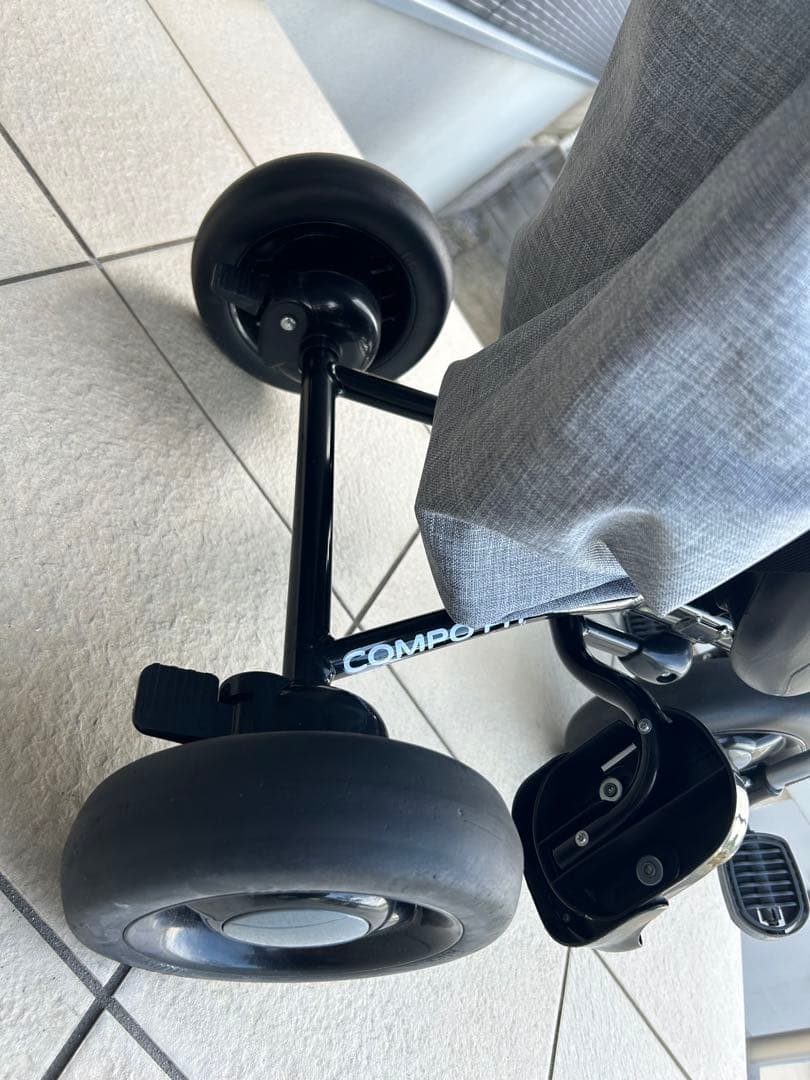 コンポフィット アイデス 三輪車 グレー