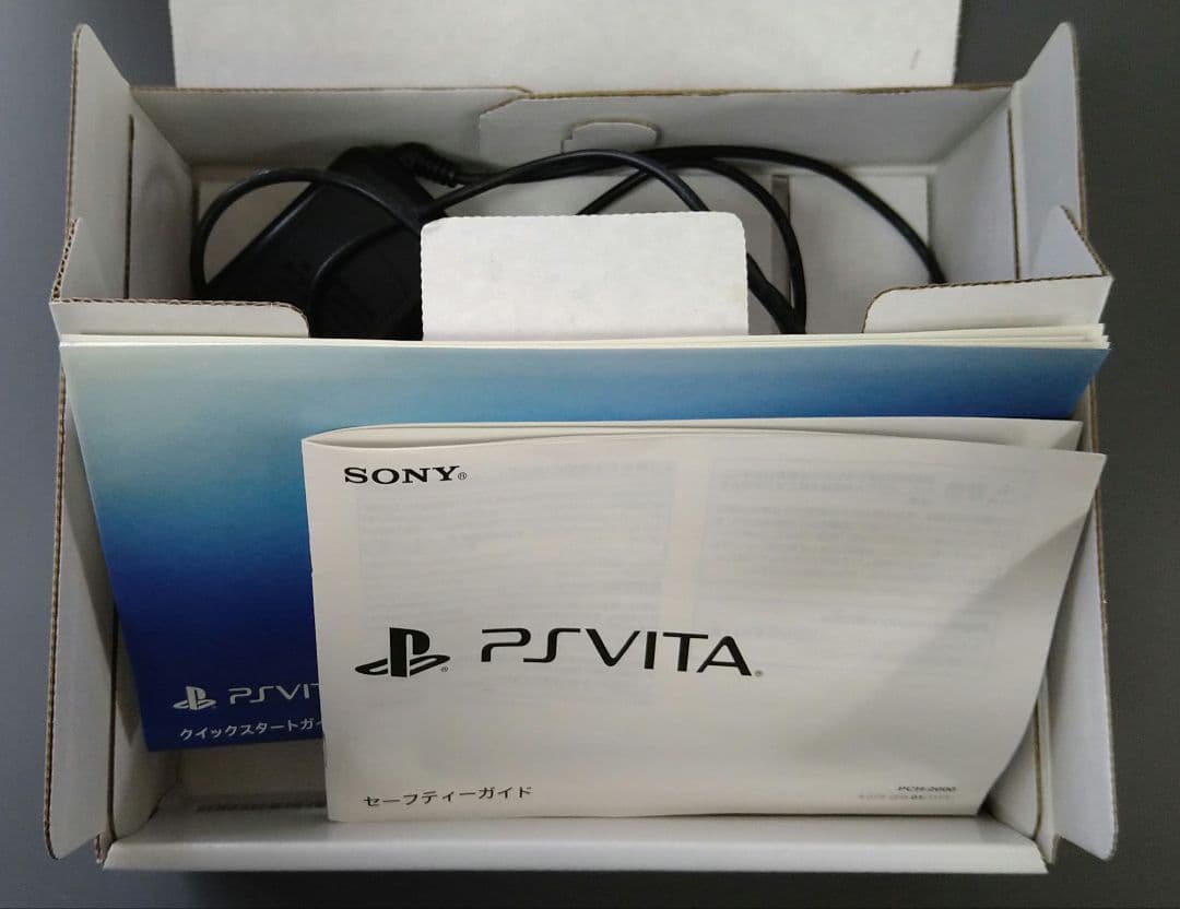 PS Vita アクアブルー 本体、カセットセット