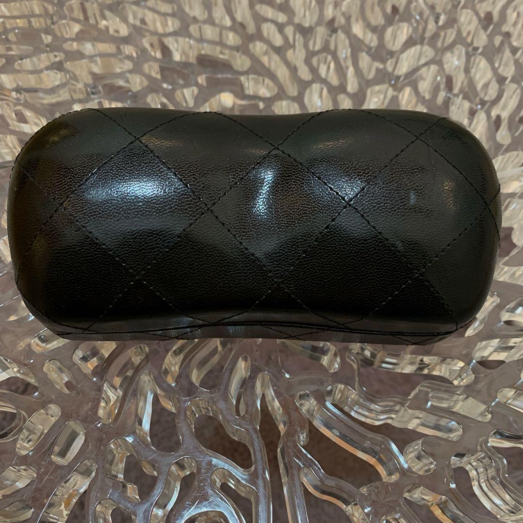 美品　未使用に近い　CHANEL シャネル　サングラス ケース付き