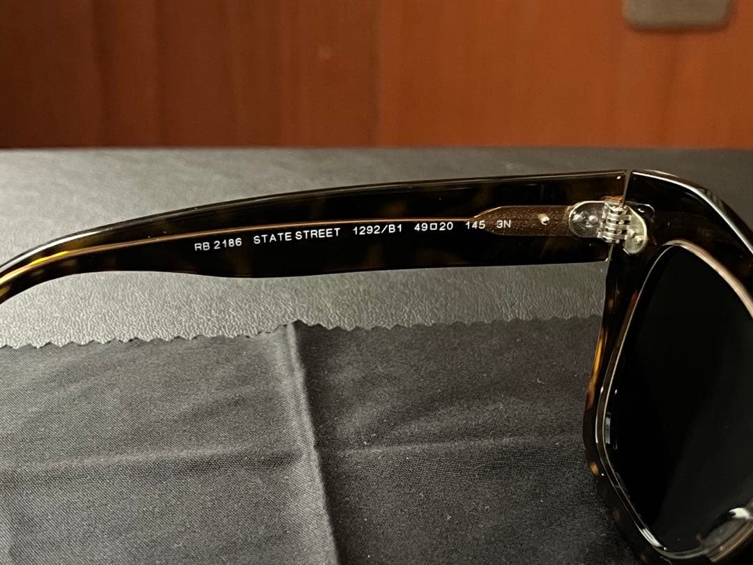 小物 Ray-Ban RB2186 STATE STREET 1292/B1
