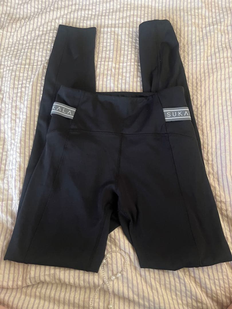 【超美品】SUKALAサイドベルトトレンカレギンスMサイズ　ブラック1度使用のみ