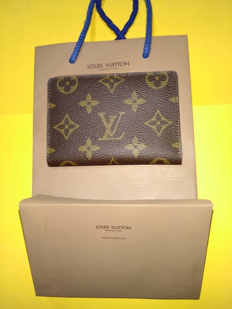 Louis Vuittonモノグラム パスケース ポルト2カルト ヴェルティカル