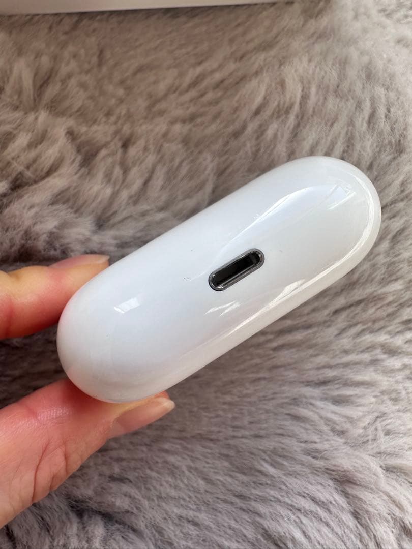 Apple AirPods Pro 充電ケース付き