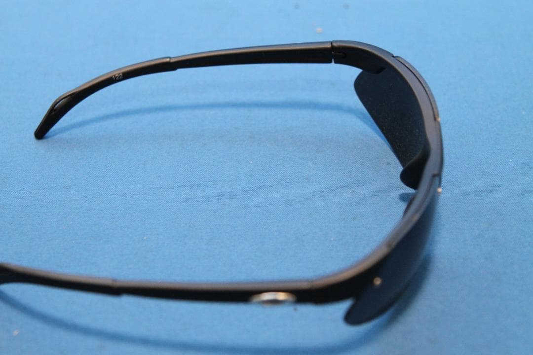 122 OAKLEY　オークリー　スポーツ　サングラス　Mフレーム★中古