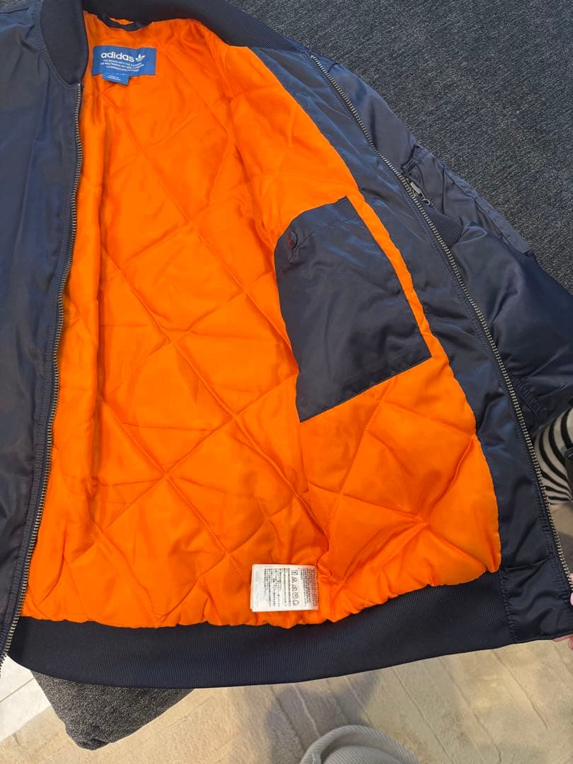【美品】adidas originals ボンバージャケット