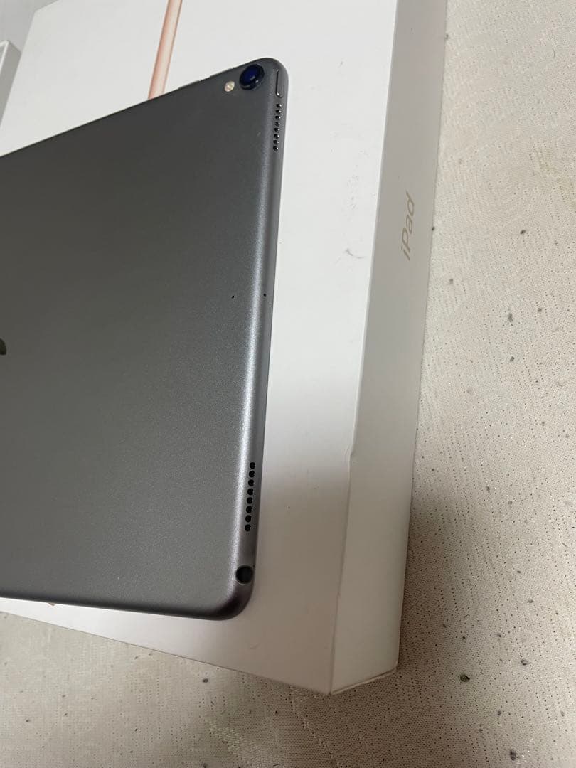 ま*る様 iPad Pro (10.5インチ) 64GB