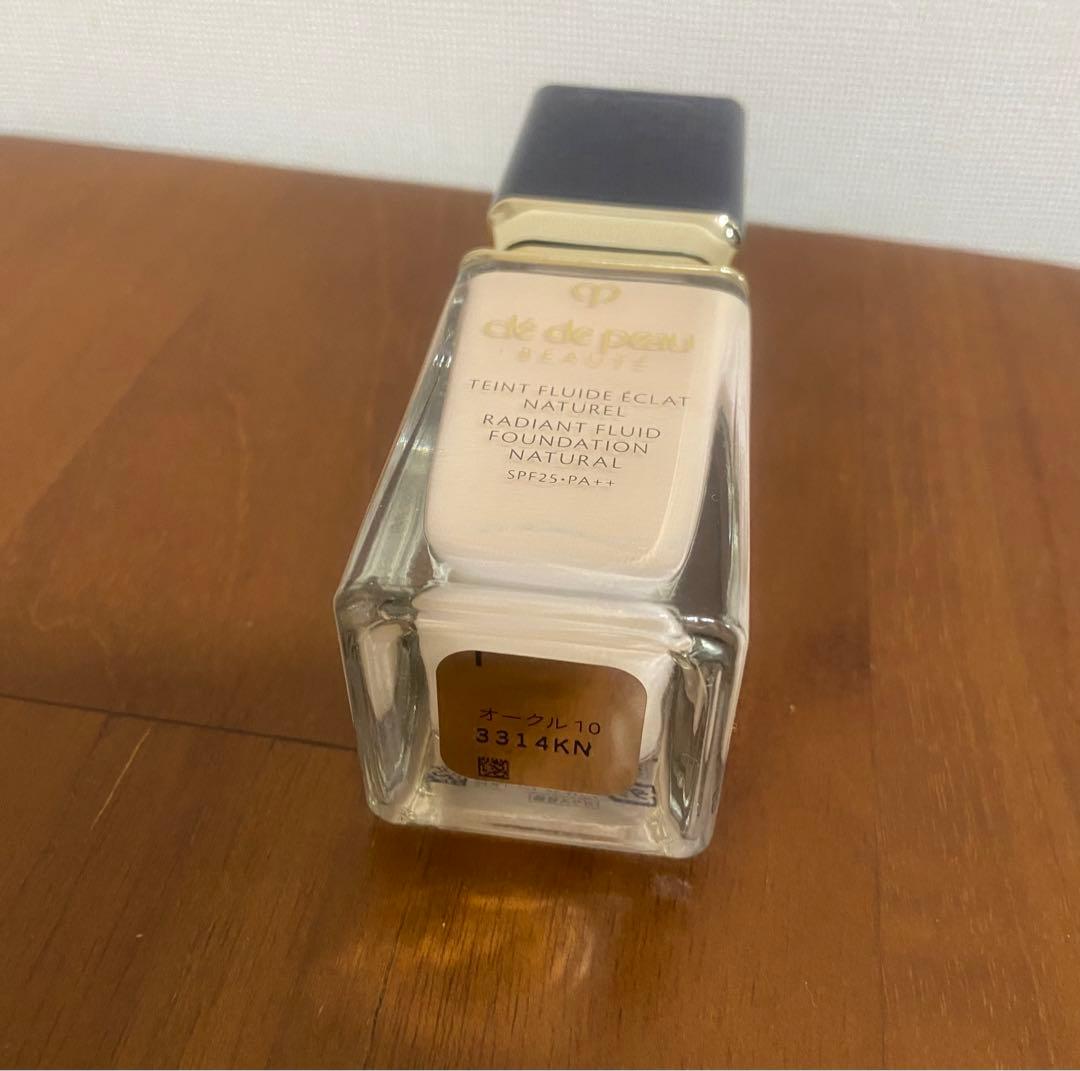 クレドポー　ボーテ　タンフリュイドエクラ　ナチュレル　つや　オークル10