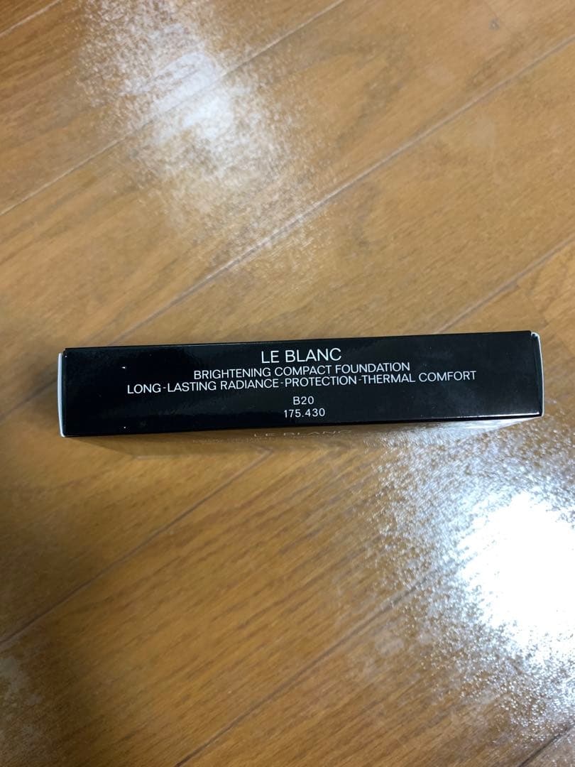 CHANEL LE BLANC コンパクトファンデーション B20