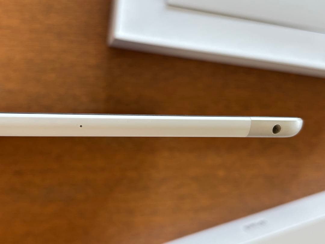 【美品】iPad 第9世代 64GB　iOS26.3
