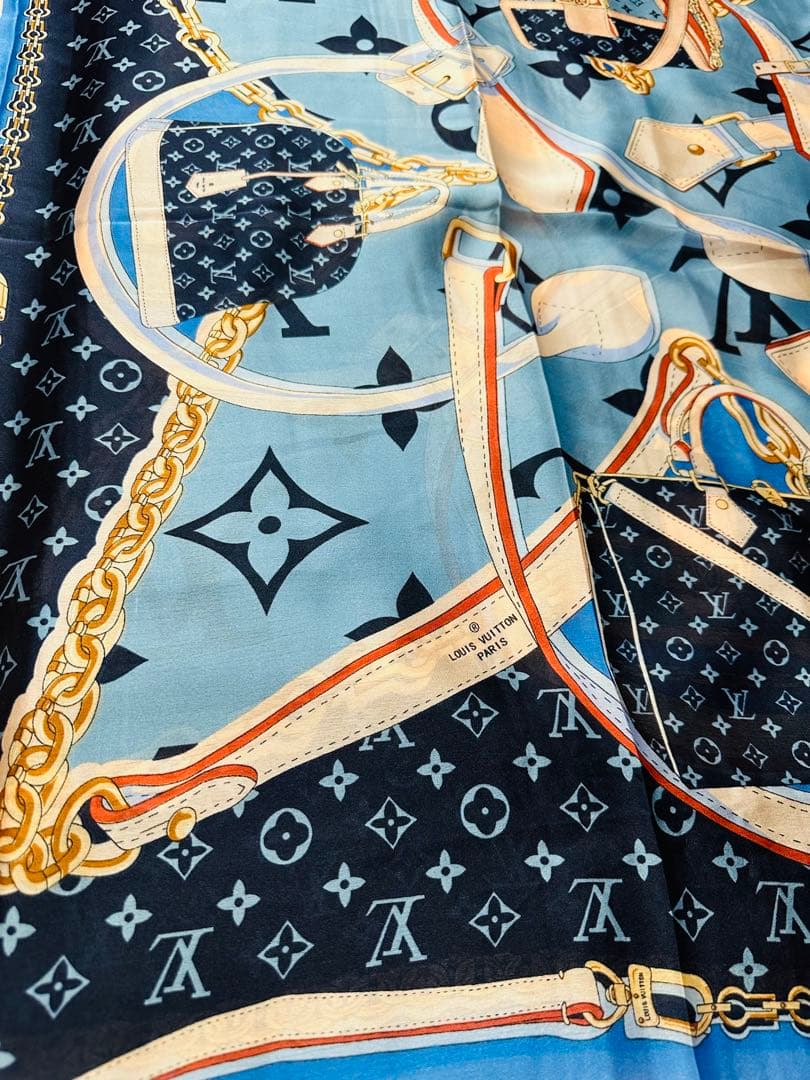 LOUIS VUITTON シルク100%スカーフ