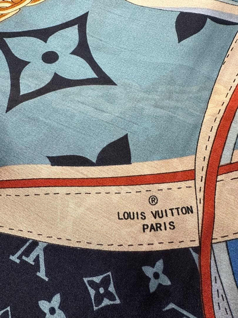LOUIS VUITTON シルク100%スカーフ
