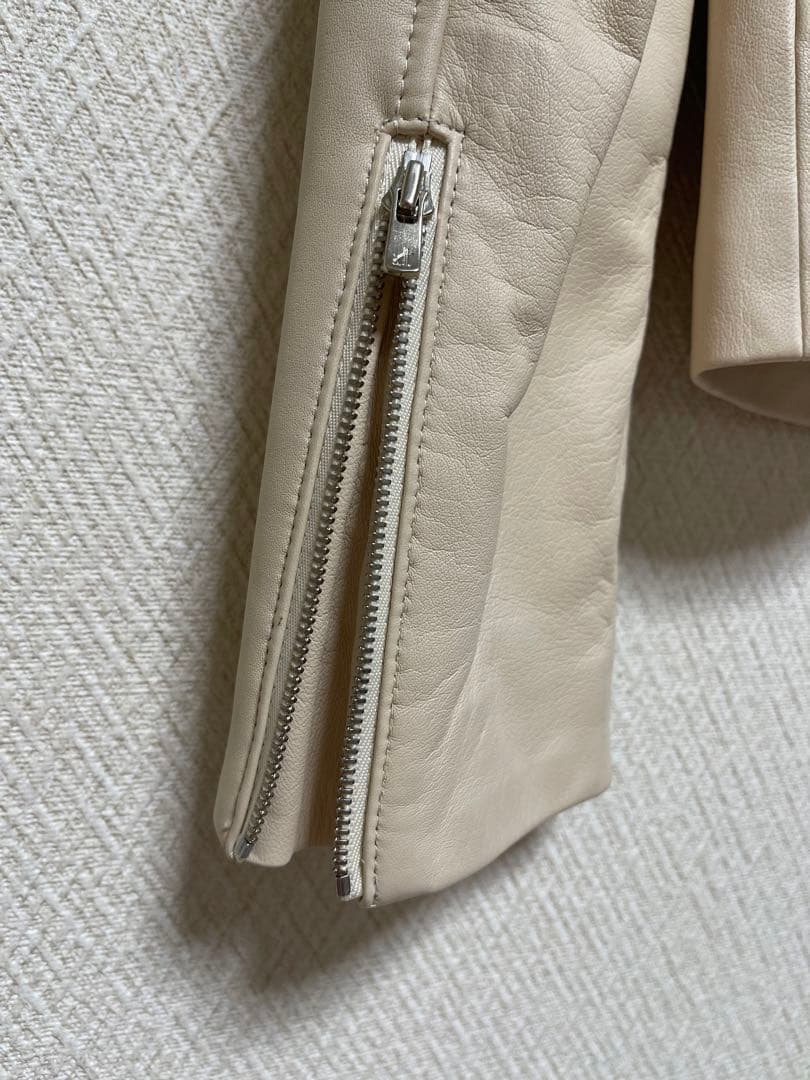 ✨極美品ベージュ 羊革レザージャケット✨