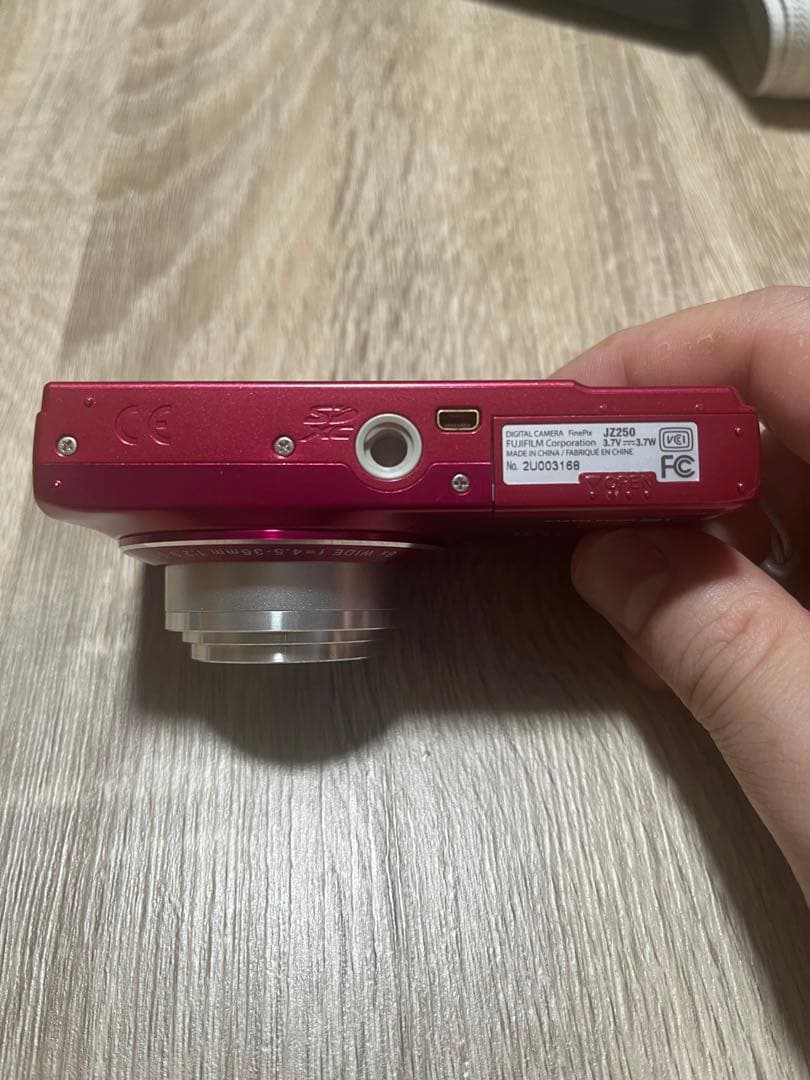 【美品】FUJIFILM FINEPIX JZ250 レッド16MP8倍SD付き