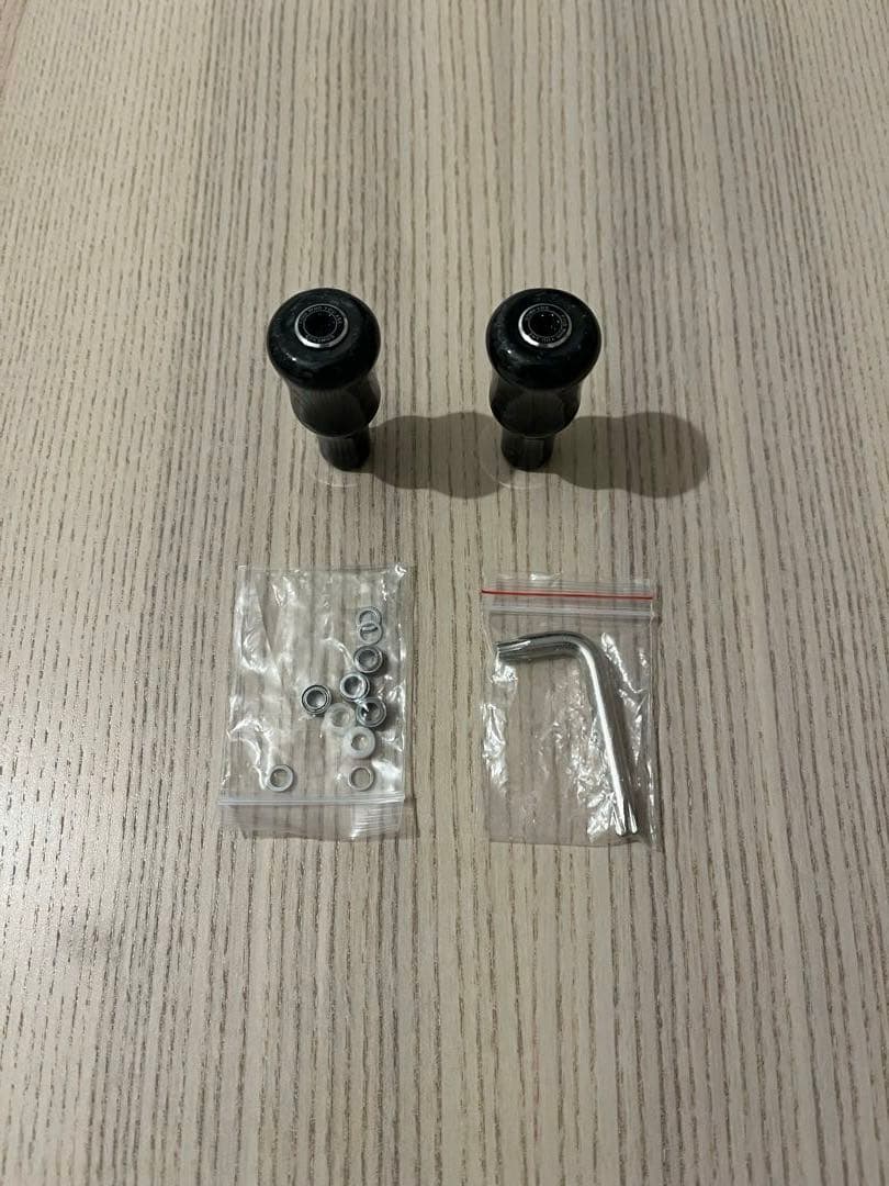 ゴメクサス リールハンドルノブ 2個セット　鍛造カーボン製 24mm 8.8g