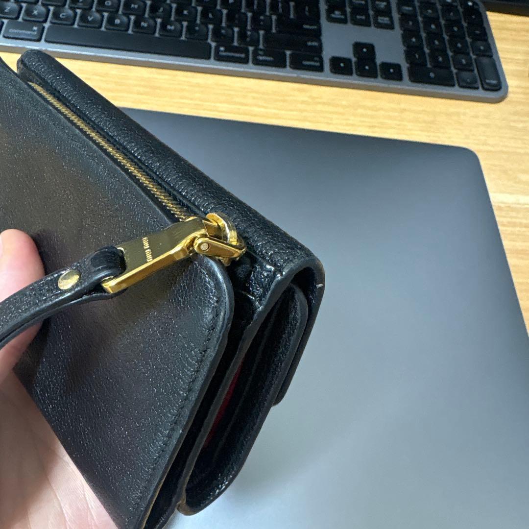 miu miu 三つ折り財布 黒