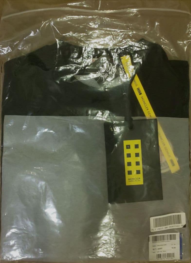 新品 完全正規品 モンクレールファレルウィリアムス MONCLER ワッペン付き