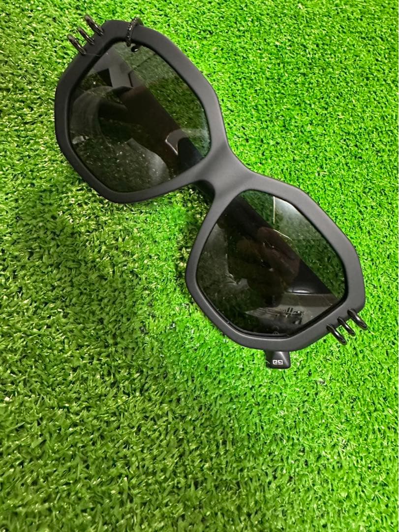 ジバンシー GIVENCHY ブラック サングラス ケース付き