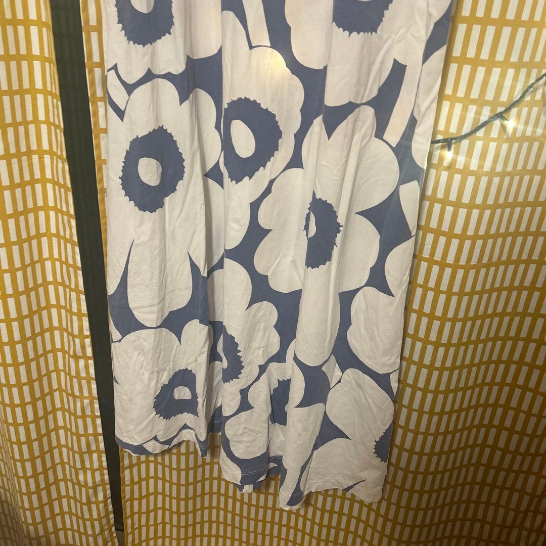値下げしました‼️花柄 半袖ひざ丈ワンピース