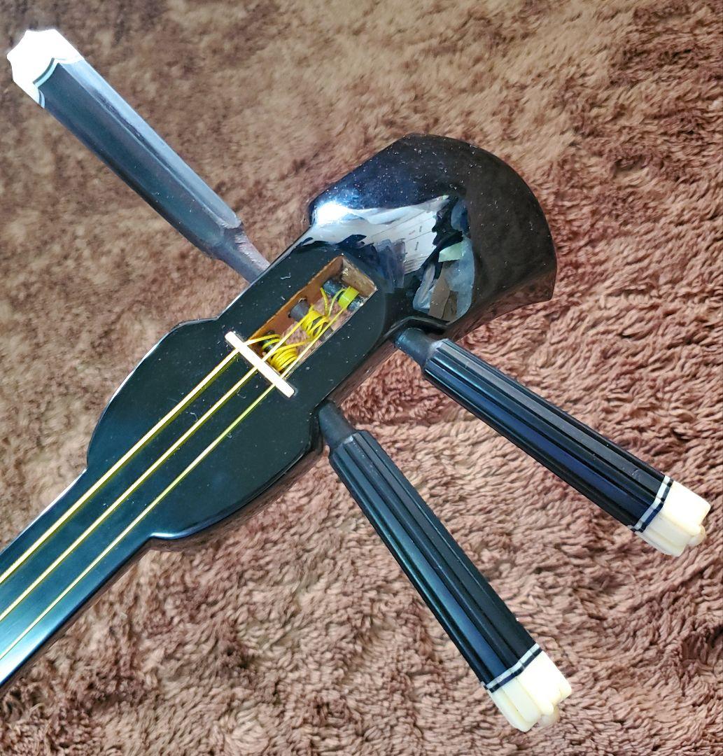 三線 蛇皮 強化張り 真壁型 オーストリッチハードケース 鍵付 黒塗り 沖縄