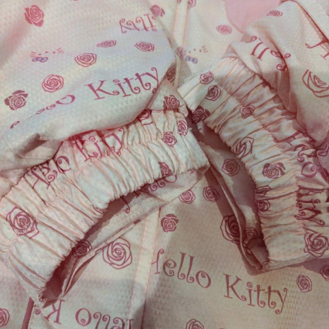 美品♡ カロライン　Hello Kitty スノーウェア　スキーウェア 150