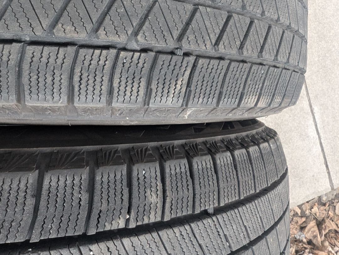 【22年製】225/60R17VRX3冬タイヤ2本