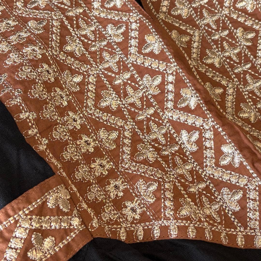 新品 MALIKA ワンピース 花柄 金刺繍 三つ葉 四つ葉 長袖 生地たっぷり