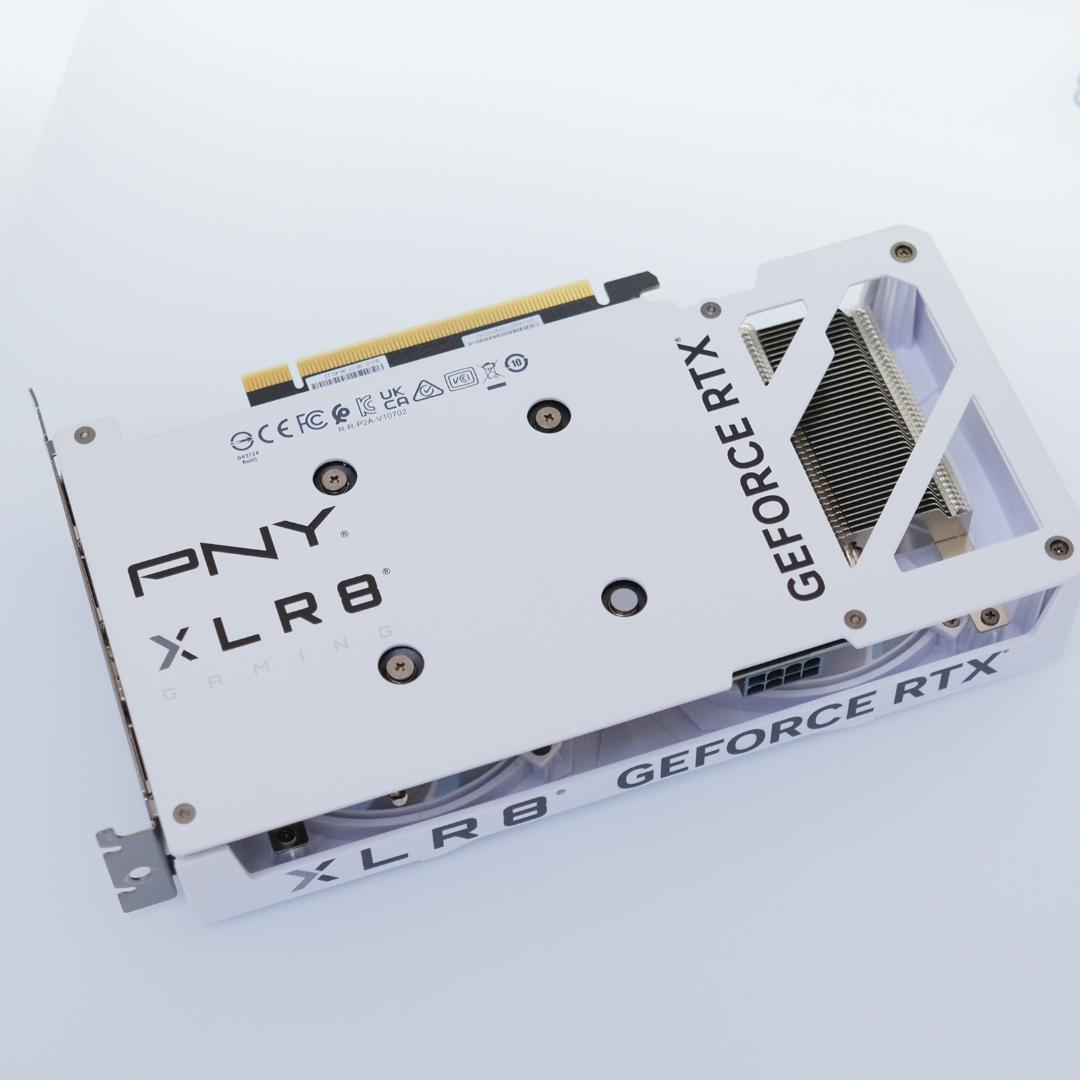 グラフィックボード・グラボ・ビデオカード PNY RTX 4060 8GB Gaming WHITE EDITION