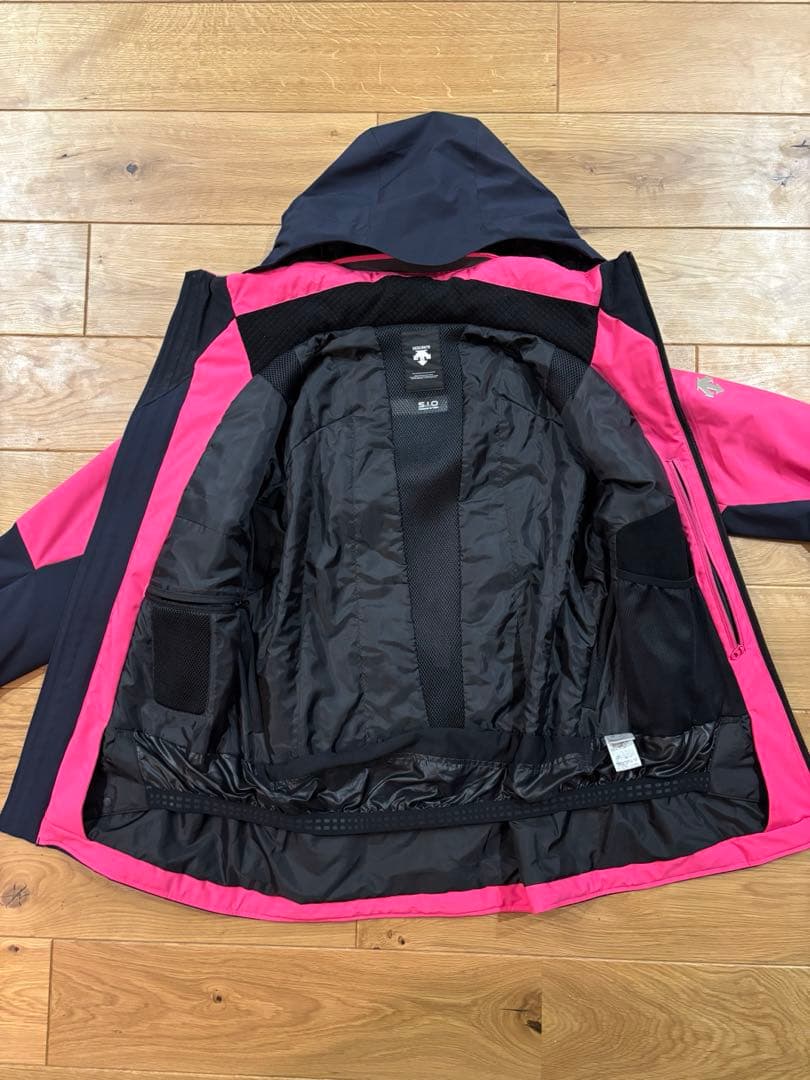 DESCENTE デサント　スキー　スノーボード　ウェア　ジャケット　Mサイズ