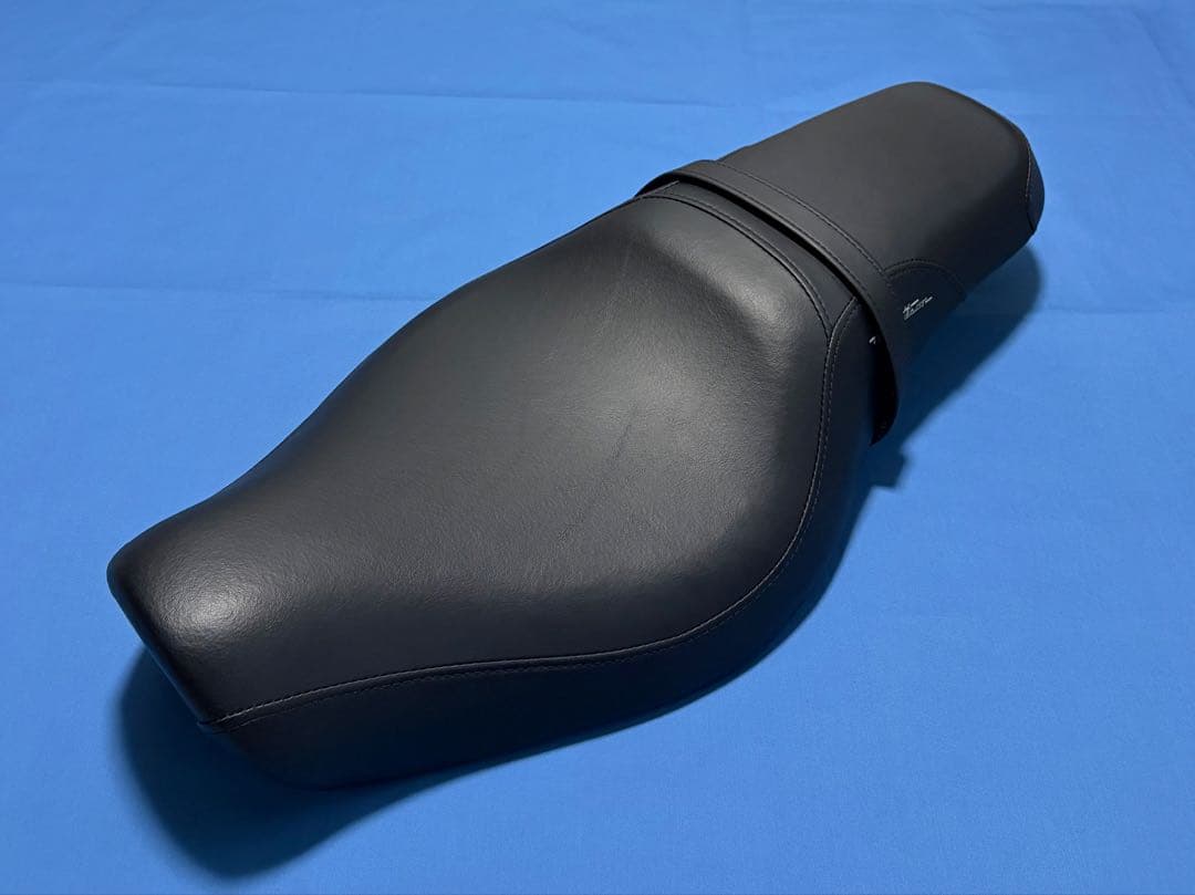 【美品】ハーレー純正　スポーツスター用シート　バッドランダー