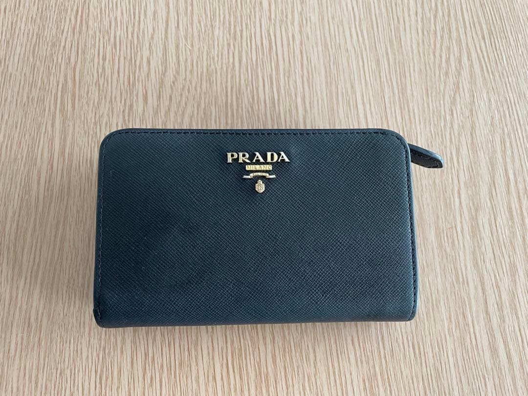 PRADA サフィアーノ　二つ折り財布